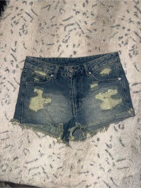 new without tags Ford Forever 21 Distressed jeans Shorts with patch detailing